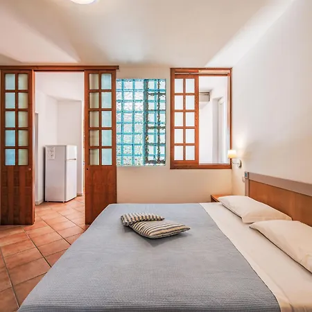 アパート La Rocca-1 By Interhome